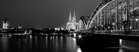 Hohenzollernbrücke Köln mit blick auf Dom